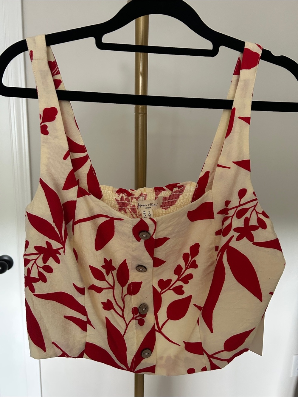 Haver & Blair London Red Floral Button-Front Crop Top